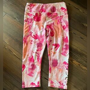Bebe Capris Sz L